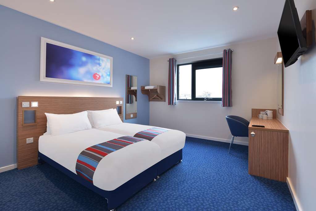 Travelodge Cheltenham Room photo
