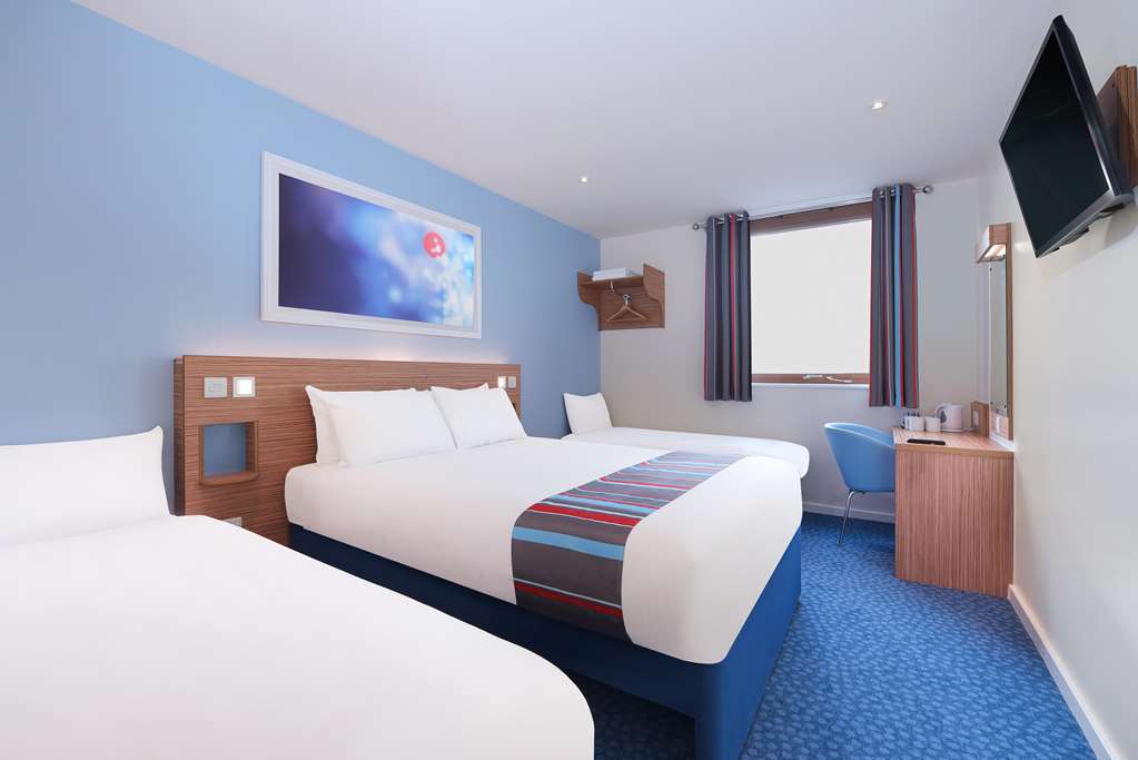 Travelodge Cheltenham Room photo